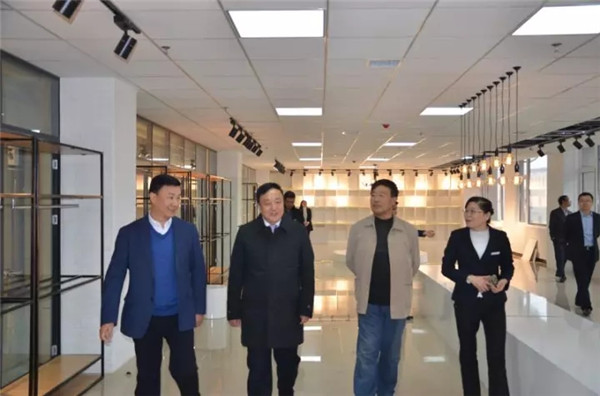 ��P(y��ng)��ģ�����w���Ҽo(j��)���^���м�(li��n)���衰�ۇ����x�������ء�