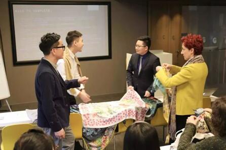 ����Ҽ��y���R�m�W�����_�����H�r��У��������