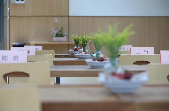 ����Ȼ���ؾ��������һ�����ӵİl(f��)����