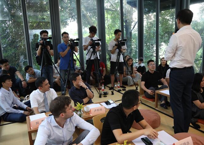 ����Ȼ���ؾ�����������һ�����ӵİl(f��)����