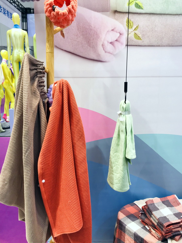 ���ϰ�ɫǧˇ���x����(gu��)�W(xu��)ë��--�L(f��ng)�ӱ�ǧˇ����Ʒ�������޹�˾���T(m��n)�˴�����(qi��ng)